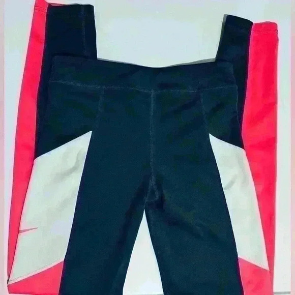 Nike Dri-Fit Tight Fit Leggings, Girls Size XL, Black with Pink & White Panels - Picture 9 of 10